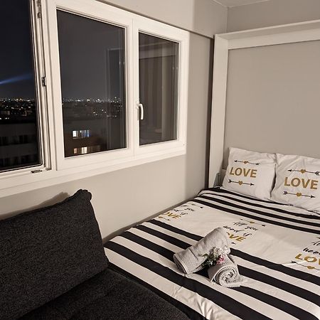 Charming Studio With Eiffel View Paris Exterior photo
